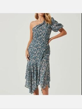 ASTR The Label SANTORINI Chiffon BLUE FLORAL Puffy ONE SHOULDER Midi DRESS Small